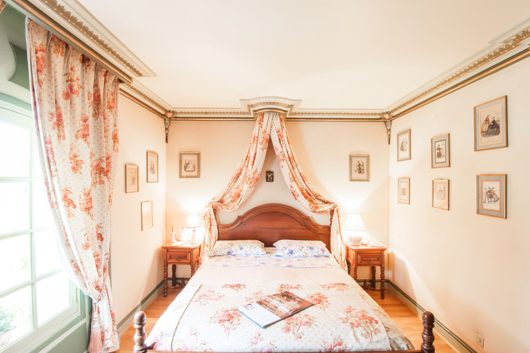 Bedroom 4, Le Petit Manoir Des Bruyeres, Yonne