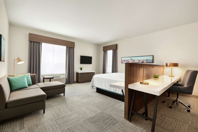 Bedroom 3, Hilton Garden Inn Seattle Airport, SeaTac