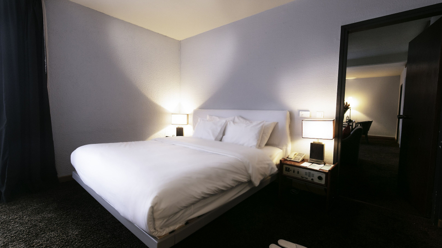 Bedroom 3, Douala Rabingha Hotel, Wouri