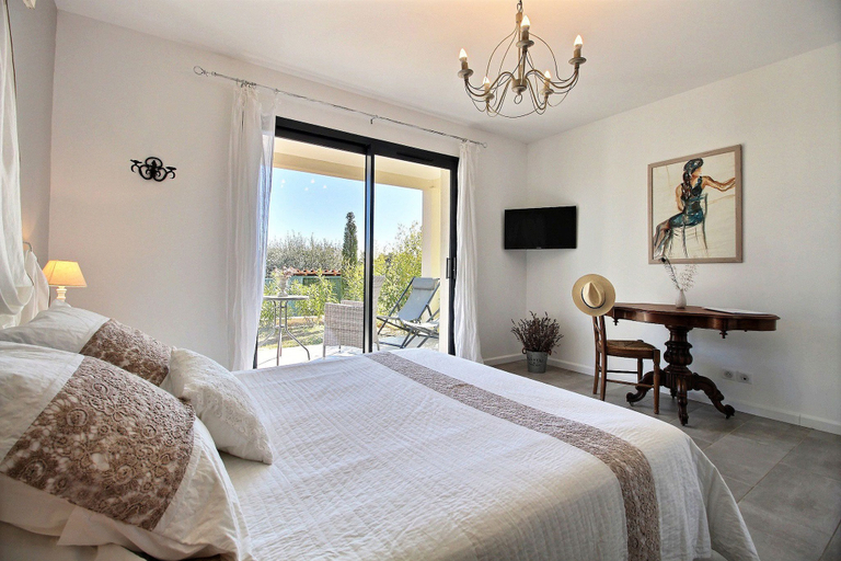 Bedroom 4, La Villa aux Oliviers, Var