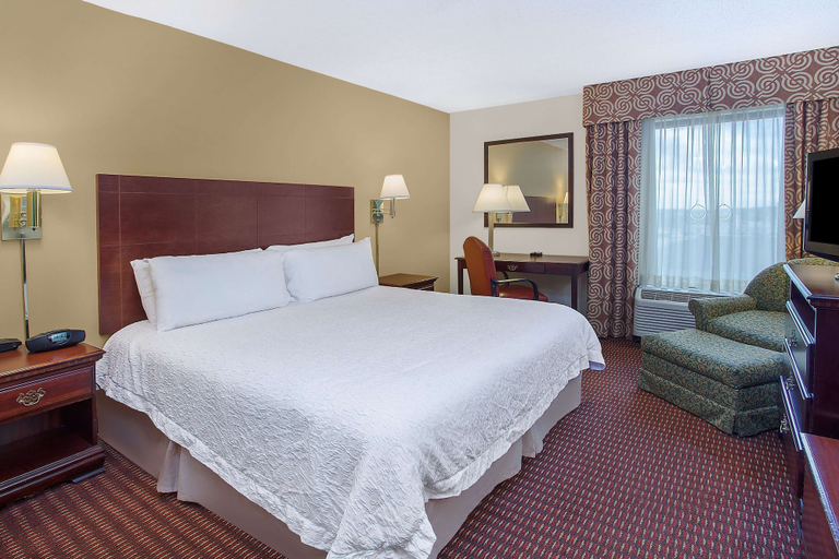 Bedroom 3, Hampton Inn Conyers, Rockdale