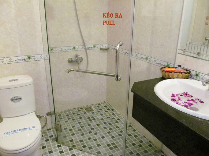 Bathroom 5, Rang Dong Hotel, District 1