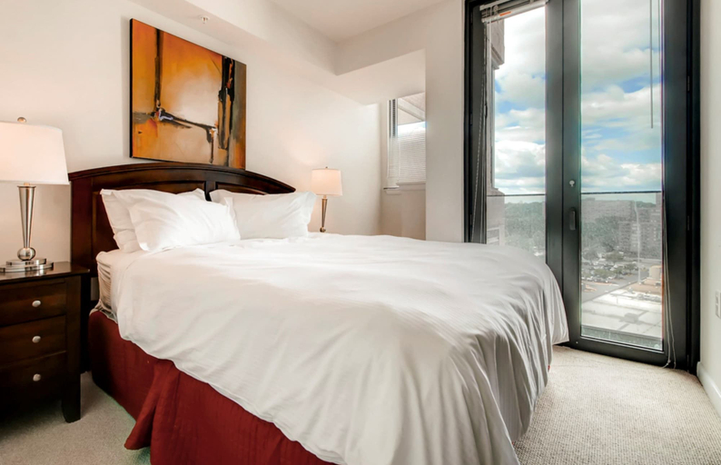 Bedroom 2, Bluebird Suites in Pentagon City, Arlington