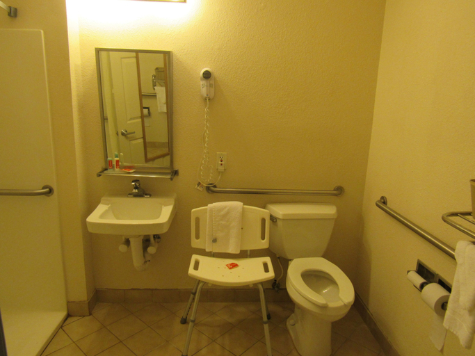 Bathroom 4, Econo Lodge Carlisle Central, Cumberland
