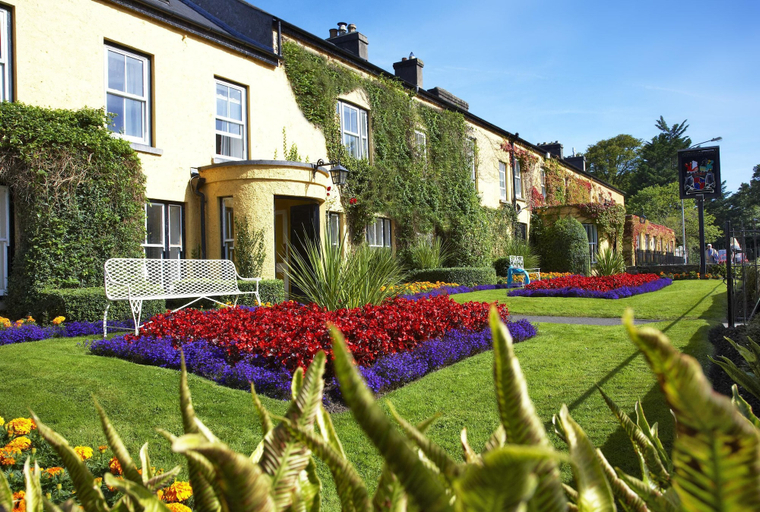 Exterior & Views 2, Dunraven Arms Hotel