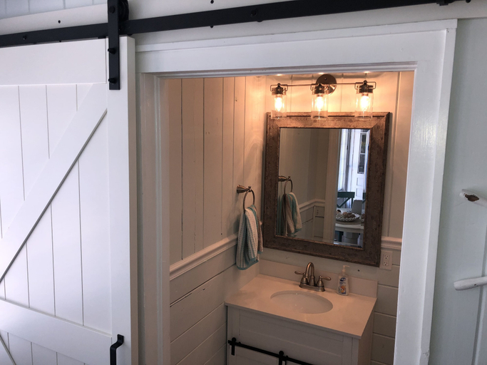 Bathroom 3, Rad's Cozy Cottage on Canal, Sarasota