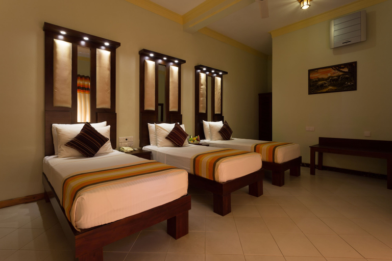 Bedroom 4, Oak Ray Serene Garden Hotel, K.F.G. & G. Korale