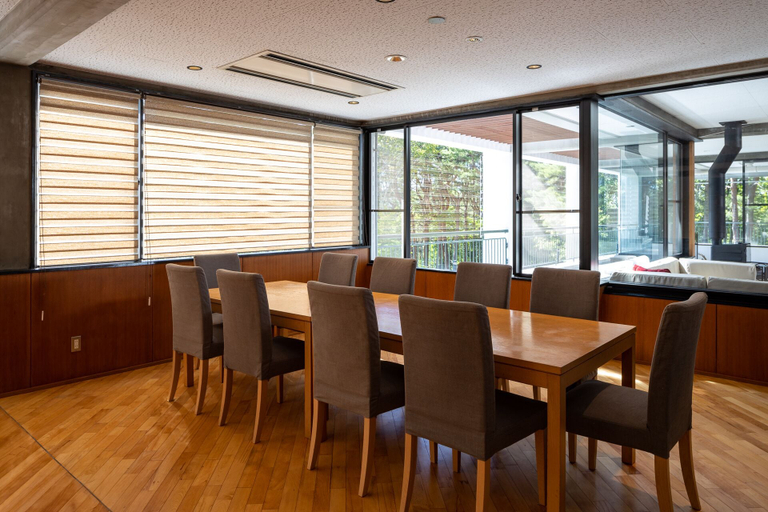 Food & Drinks, ICA Fujimi House, Fujimi