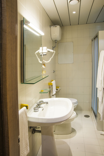 Bathroom 4, Hotel Giubileo, Potenza