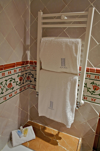 Bathroom 5, Hotel Agora Juan de Austria, Madrid