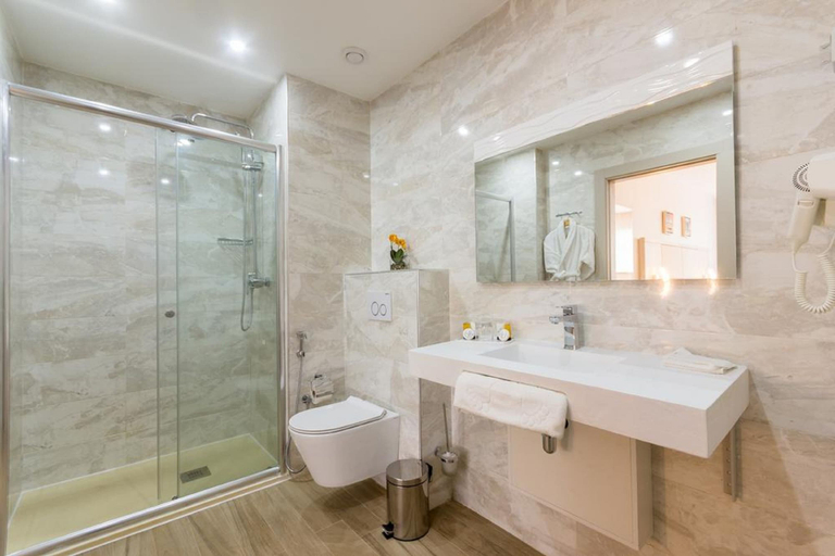 Bathroom 3, Hotel Sidi Yahia, Kouba