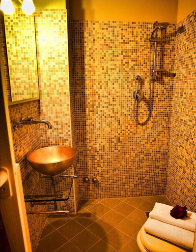 Bathroom 3, Il Monte, Arezzo