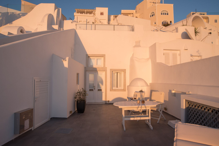 Exterior & Views, Karpimo Horizon - Caldera View with private hot tub, South Aegean