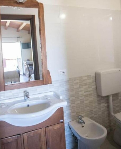 Bathroom 4, Valle Lumia, Messina