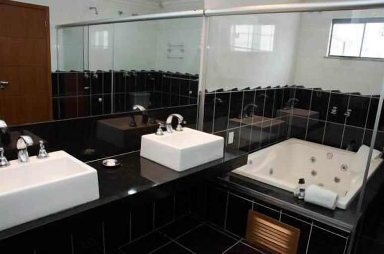 Bathroom 5, Atrium Confort Hotel Parauapebas, Parauapebas