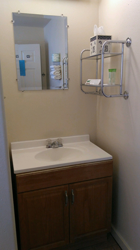 Bathroom 3, Inca Inn, Grand