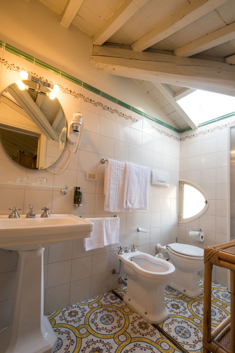Bathroom 5, Villa le Magnolie, Pistoia