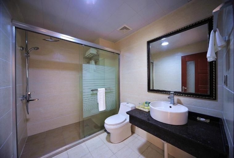Bathroom 5, Hotel Boulevard, Komo-Mondah