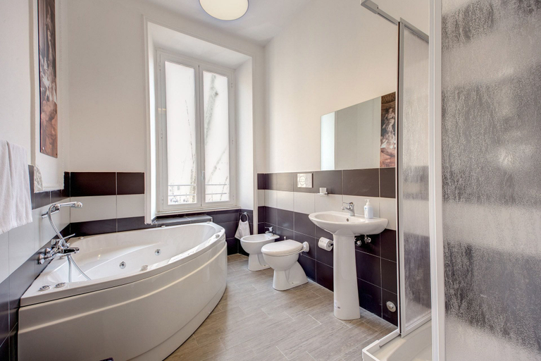 Bathroom 4, Domus 78, Roma