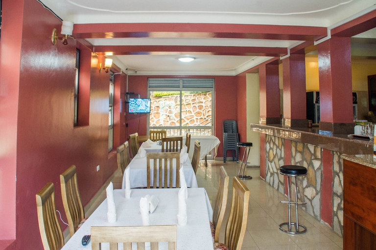 Food & Drinks, Premier Motel, Igara