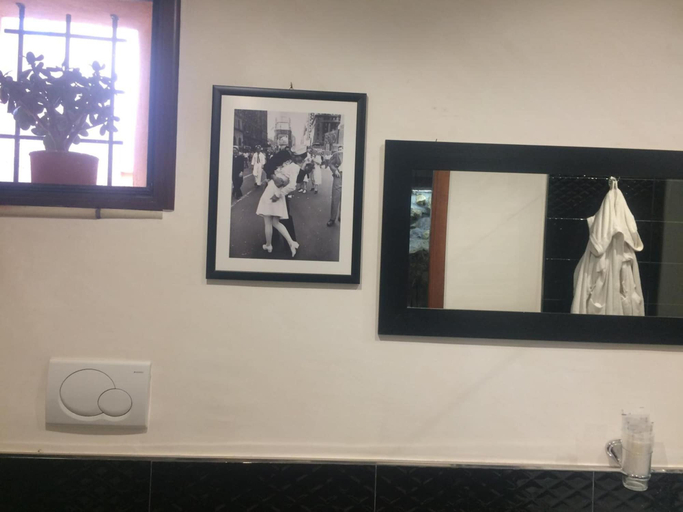 Bathroom 5, La Corte Normanna, Agrigento