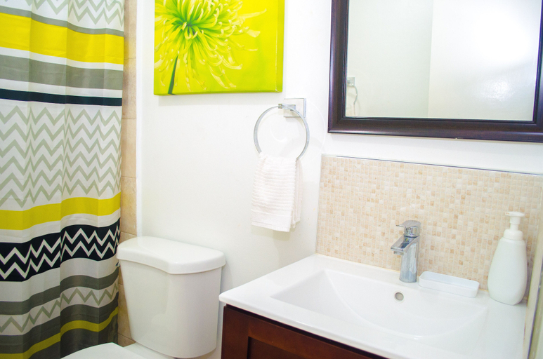 Bathroom 3, Centrally located Oakland Guest Apartment II