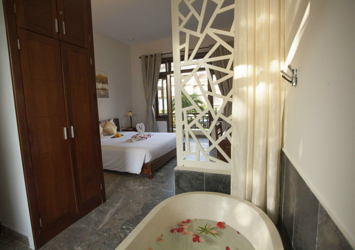 Bathroom 4, Hoi An TNT Villa, Da Nang
