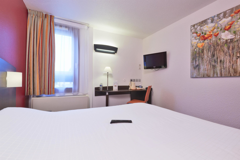 Bedroom 3, Kyriad Lyon Sud Saint Genis Laval, Rhône