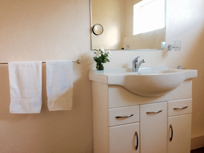 Bathroom 3, Whitehouse Apartments Rarotonga, Rorotonga