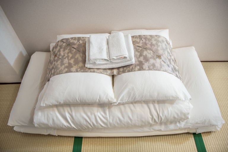 Bedroom 2, Kujira 201, Osaka
