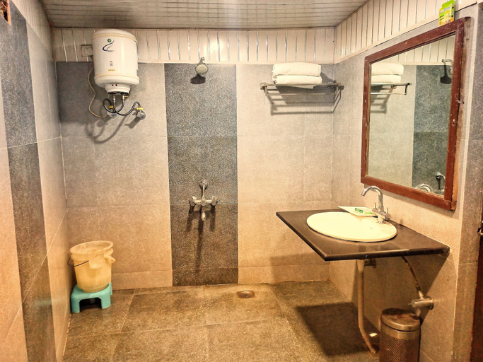 Bathroom 4, Hill 'N' You - A Boutique Garden Resort, Sirohi