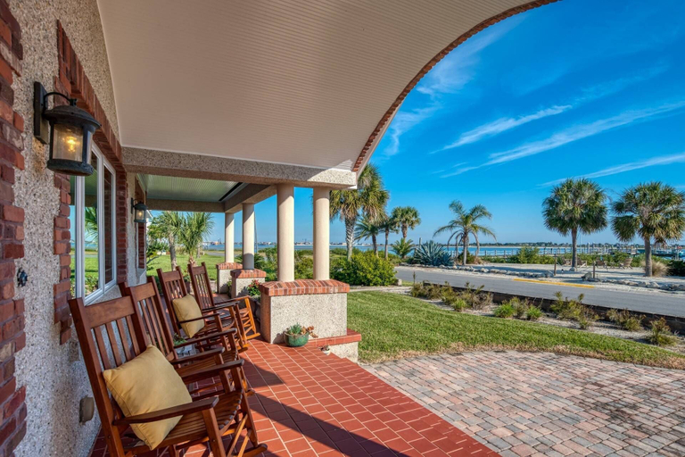 Others 5, Waterfront Paradise, Saint Johns