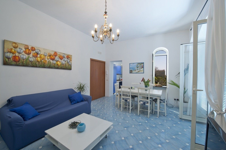 Others 4, Casa Agata, Salerno