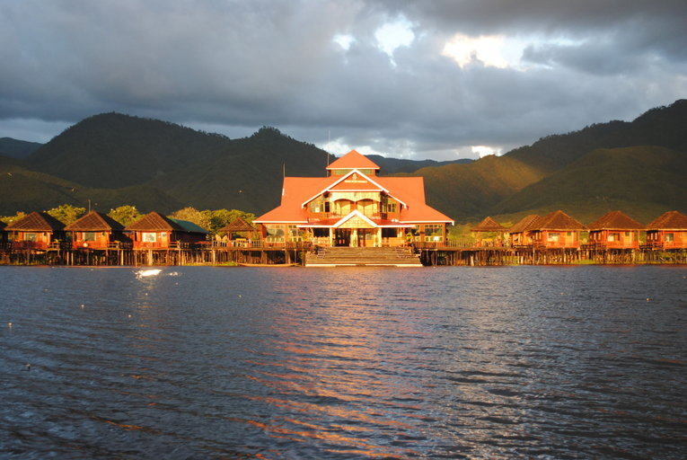 Exterior & Views 2, Golden Island Cottages Thale-U Hotel, Taunggye