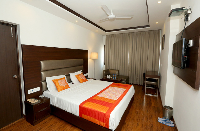 Bedroom 2, Hotel The R Blues, Delhi