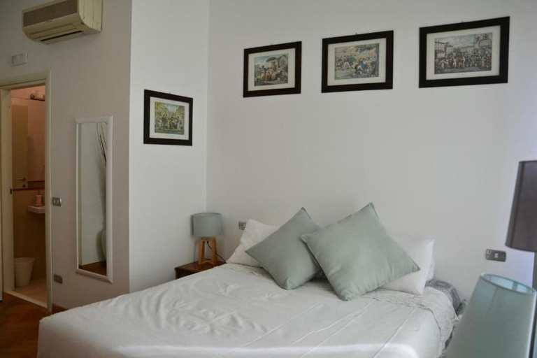 Bedroom 3, Casa della Vetra, Milano