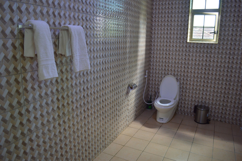 Bathroom 3, Kilimanjaro Resort, Moshi Rural