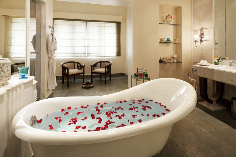 Bathroom 5, Ramgarh Lodge, Jaipur - IHCL SeleQtions, Jaipur