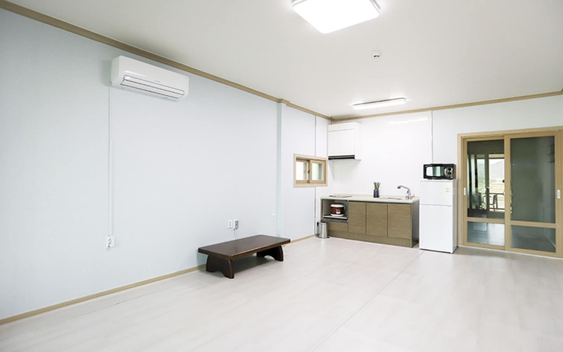 Others 4, Golden Field Pension, Yeosu