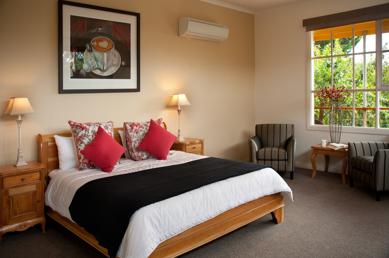 Bedroom 2, Daylesford House Studio, Hepburn - East