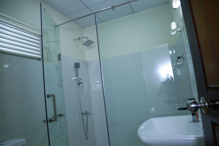 Bathroom 4, Sea port hotel, Negombo