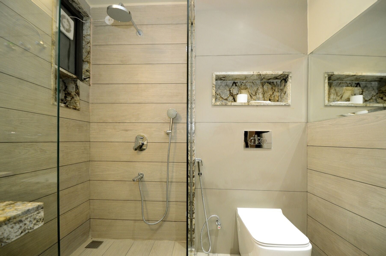 Bathroom 7