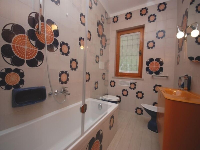 Bathroom 5, Villa Sabrina, Udine