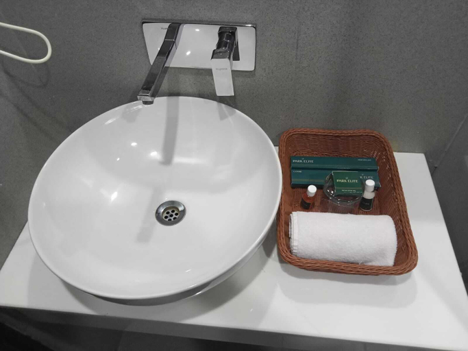Bathroom 4, Hotel Park Elite, Krishna