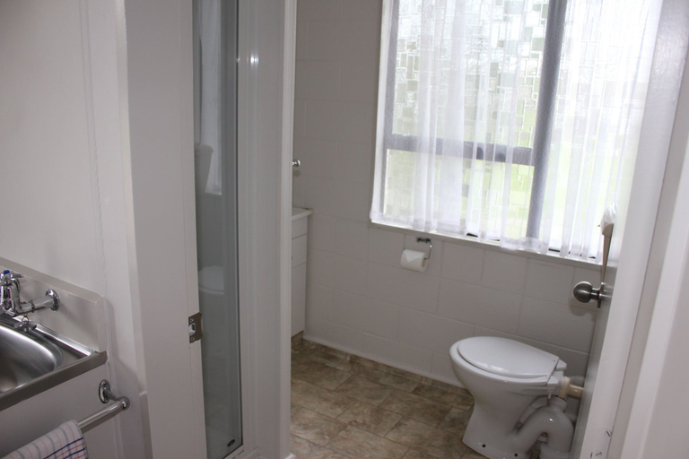 Bathroom 3, Cherylea Motel, Marlborough
