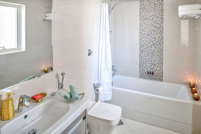Bathroom 3, Luxury Staycation - Continental Tower, Dubai