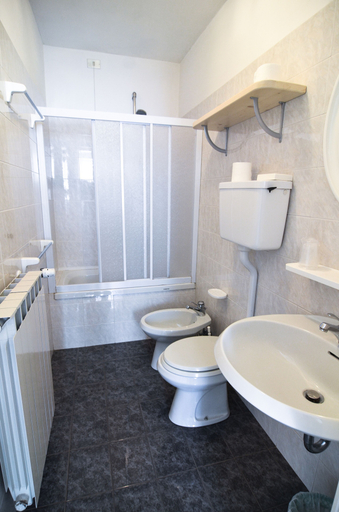 Bathroom 4, Albergo Alla Costa, Trento