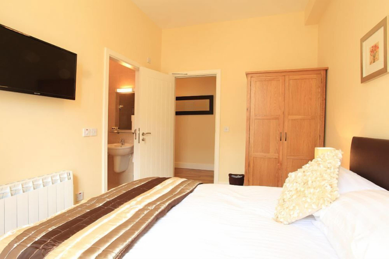 Bedroom 2, Leabhar Beag