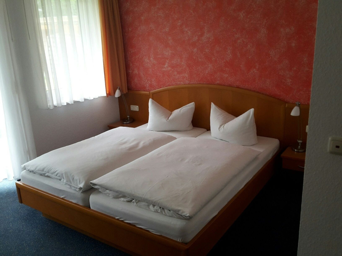 Bedroom 3, Hotel & Restaurant Kuhfelder Hof, Altmarkkreis Salzwedel