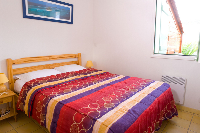 Bedroom 3, Madame Vacances Les Mas de St Hilaire, Vendée